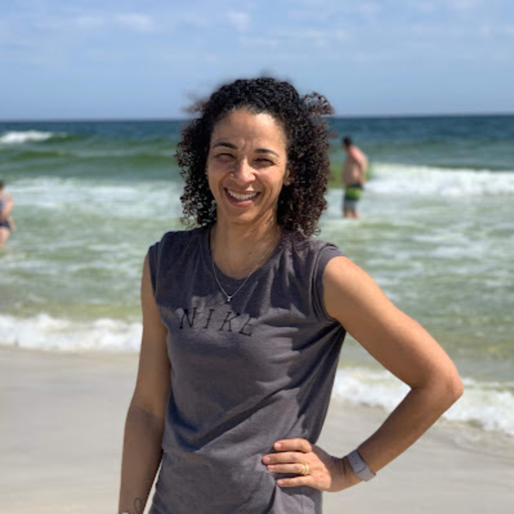 Meet your Posher, Lara